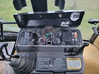 Traktor Bagr CAT 428C - 7