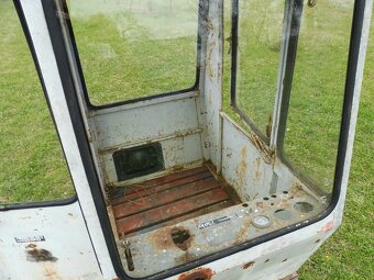 Kabina unhz 750 - 7
