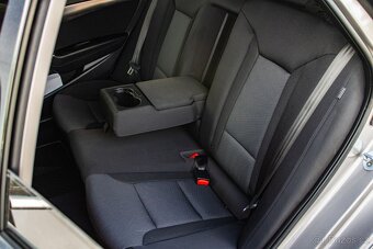 Hyundai i40 CW 1.7 CRDi Business - ZÁRUKA 1 rok / 30 000 km - 7