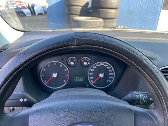Prodám Ford Focus r.v. 2005, 1.6i 74kw - 7