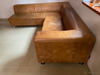Prodám rohovou koženou sedací soupravu 235 x 270 cm - 7
