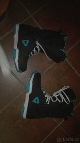 prodám snowboard s vázáním , možno i s botami mám 3ks levně - 7