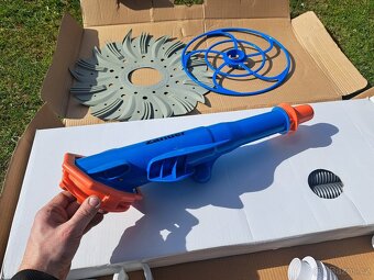 Poloautomatický vysavač bazénu Zander - 7