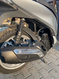 HONDA SH125D r.v. 2015 TOP STAV 2.MAJITEL - 7