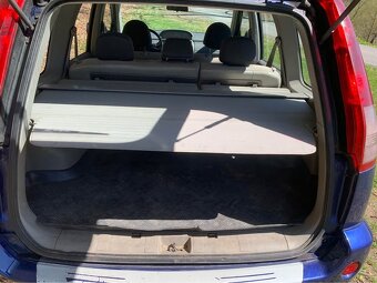 Nissan X-trail 2,2 dci 100 kw 4x4 - 7