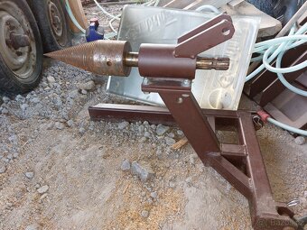 Štípačka na dřevo za malotraktor - 7