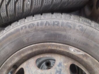 Zimní pneu 175/65 R13 na discích s poklicemi - 7