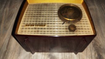 Prodám bakelitové starožitné rádio Hornyphon W147U . - 7