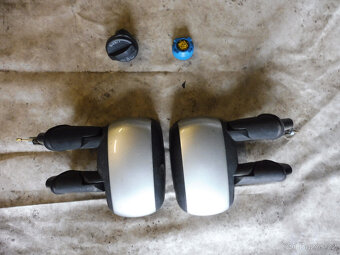 Prodám díly z nebouraného FIATU DOBLO 1,9 JTD, rv: 2002 - 7