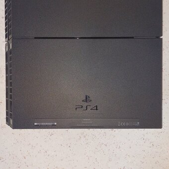 Playstation 4 - 7