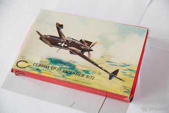 spousta modelů letadel v měřítku 1/72 - 7