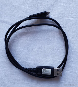 Černá cestovní nabíječka Samsung včetně micro USB kabelu - 7