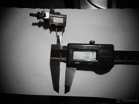 SÍťový vypínač na AKAÍ GX 9 - 7