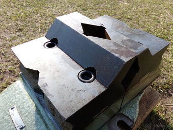 Strojní svěrák prizmatický - 7