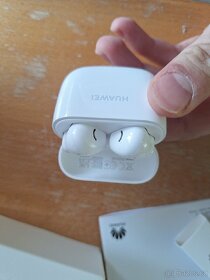 Prodám NOVÁ bezdrátová sluchátka Huawei FreeBuds SE 2 bílá - 7