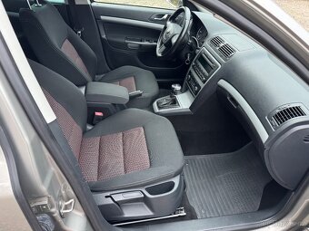 ŠKODA OCTAVIA II FL COMBI SPORT 2.0 TDI 103KW DSG 2012 - 7