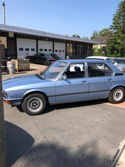 BMW 520 e12 - 7