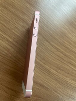 iPhon SE růžový + tři obaly - 7