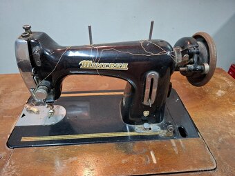 Starožitné šicí stroje - 7