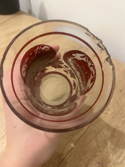 Rubínová sklenice s nápisem,ke zbroušení. - 7