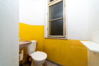 Prostorný pokoj s trvalým pobytem — Praha 5 - 7