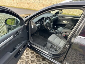 Škoda Superb Combi 2.0 TDI 125 kW 2011 - 7