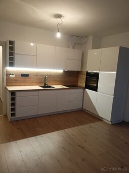 Vzorková levná  KUCHYNEPROTEBE v rozměru 260 a 120 cm - 7