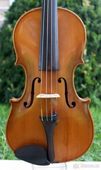 Staré housle s silným zvukem - 7