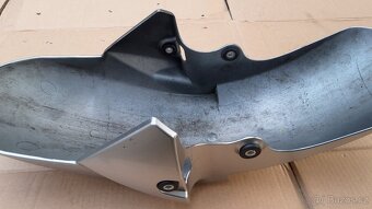 Přední blatník Yamaha R6 2004 - 7