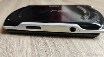PSP Go - 7