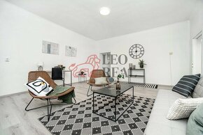 Prodej rodinného domu s možností rozdělení na byty, 290 m²,  - 7