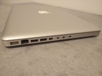 Apple MacBook (13-inch, Late 2008) 2 GB Ram, 120 GB SSD - 7