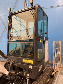 Mini rypaldo Bobcat E17 - 7