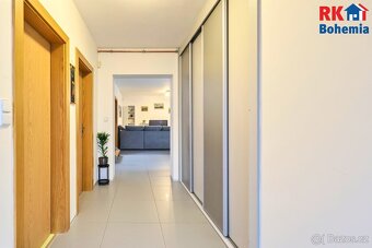 Prodej rodinného domu 5+1 se zahradou u centra města Český B - 7
