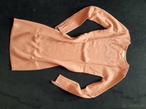 Růžové svetrové šaty s dekoracemi S M - 7