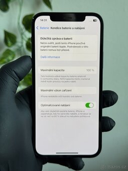 iPhone 12 256GB černý - 100% baterie - 7