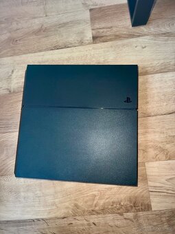 Sony PlayStation 4 1TB včetně 2 originálních ovladačů PS4 - 7