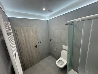 Pronájem bytu 1+kk s šatnou a parkovacím stáním bez provize - 7