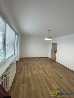 Pronájem prostorného bytu 3+1 s lodžií – 68 m², 3. NP, výtah - 7