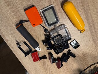 Gopro Hero 9, ovladač, 6x baterie, příslušenství - 7