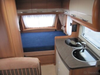 Prodám karavan Hobby 400 sf,r.v.2010 + mover + předstan. - 7