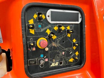 TERÉNNÍ KLOUBOVÁ PLOŠINA. JLG 450 AJ II - 7