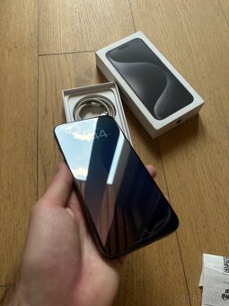 Apple iPhone 15 Pro Max 256GB černý - 7