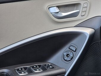 Hyundai Santa Fe 2.2D Premium 4x4 automat - 7