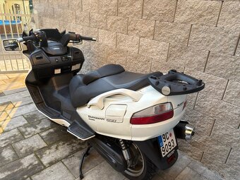 Suzuki Burgman 650 executive 2010 CZ doklady - 7