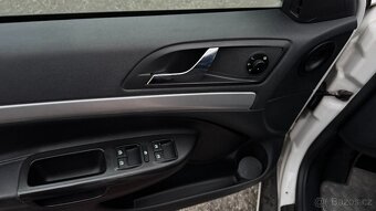 Škoda Octavia RS 2.0TDI 125kW XENON - 7