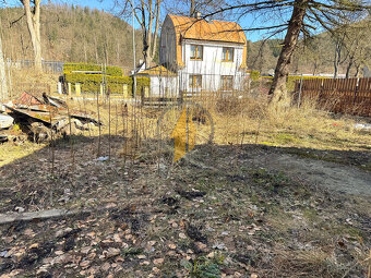 Prodej domu se 2 bytovými jednotkami, garážemi a zahradou - 7