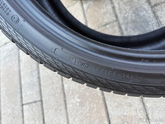 Zimní pneu Nokian 225/40 R19 a 255/35 R19 - 7