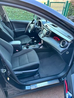 Toyota RAV4 2.2D4D 110 kW, 5/2015 - 7