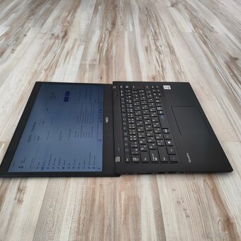 Fujitsu Siemens-15.6"/Intel i3-7th/8GB/256 GB SSD/Win 11 - 7